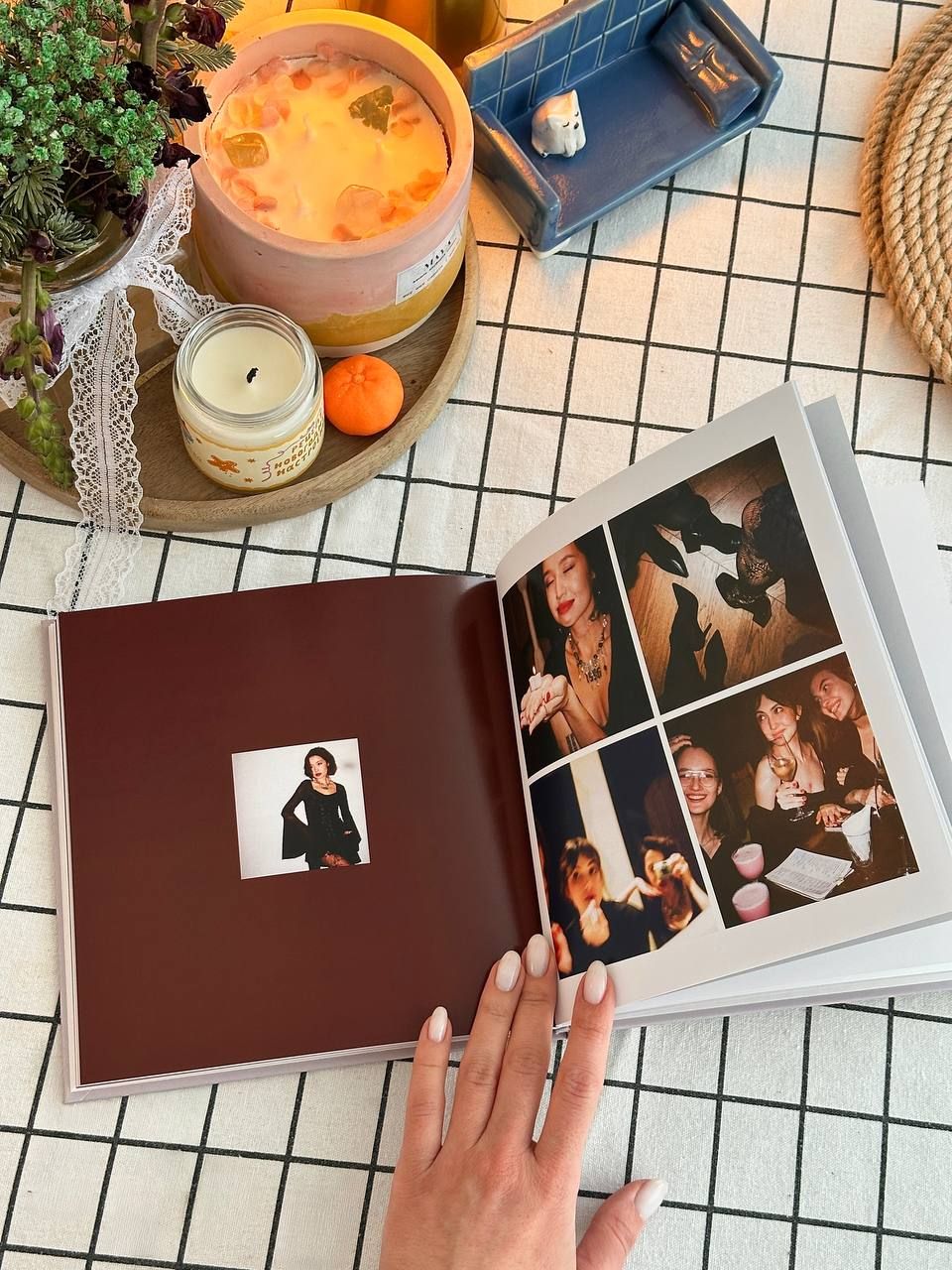 Capas de fotolivro com acabamento brilhante e fosco